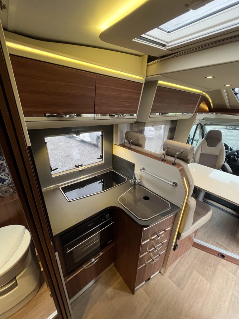 Adria Matrix 670 SC Plus 2017