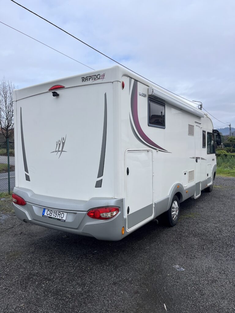 Rapido Integral 890 F  Cama central e basculante