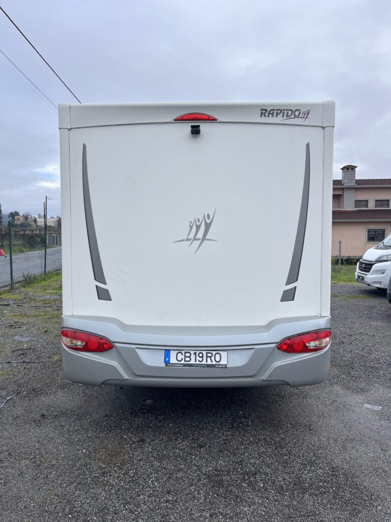 Rapido Integral 890 F  Cama central e basculante