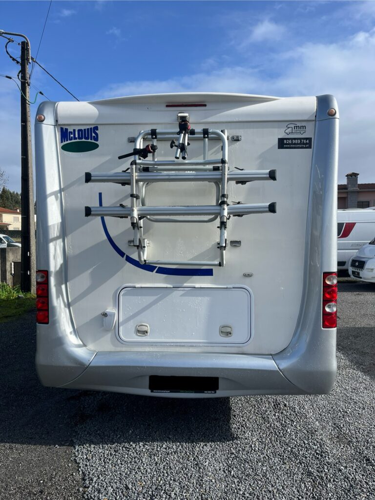 McLouis P700 Cama Central