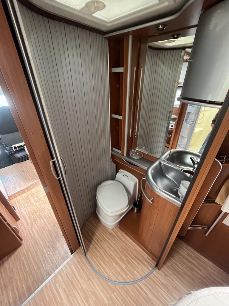 McLouis P700 Cama Central