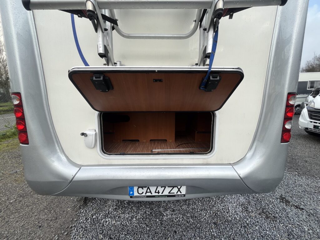 McLouis P700 Cama Central