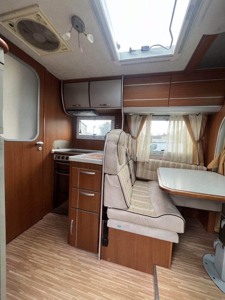 McLouis P700 Cama Central