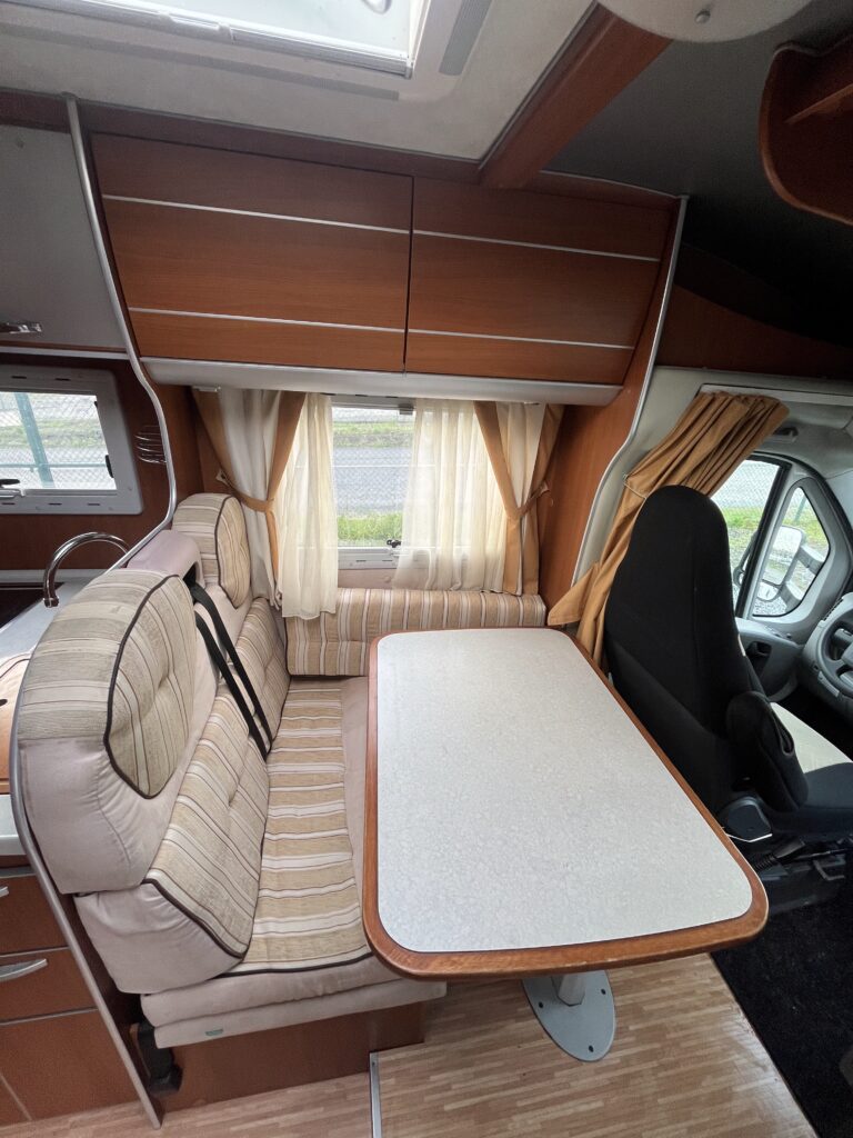 McLouis P700 Cama Central