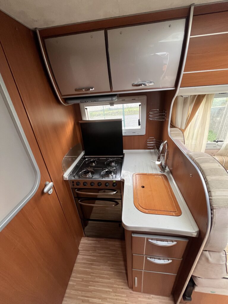 McLouis P700 Cama Central