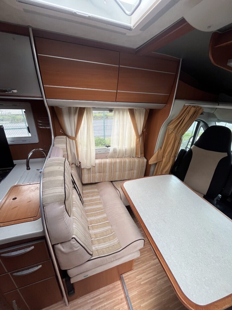 McLouis P700 Cama Central