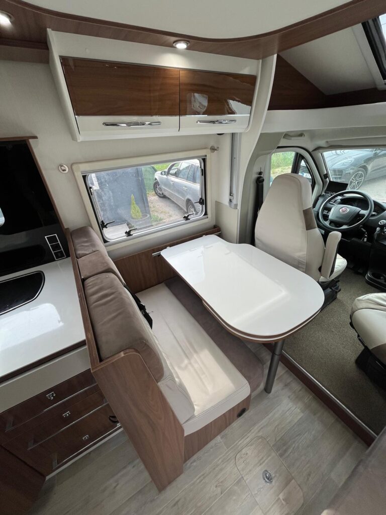 Pilote Essentiel 746