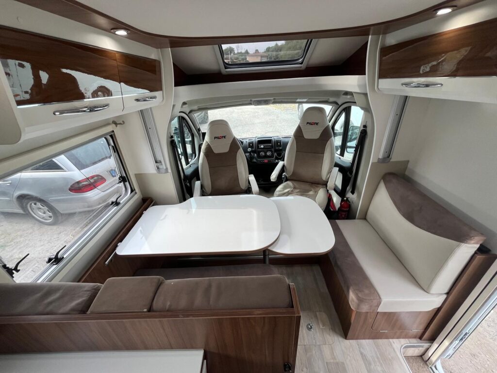 Pilote Essentiel 746