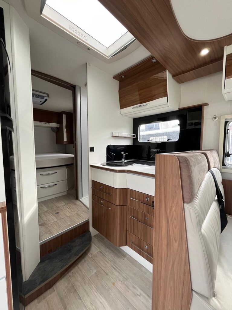 Pilote Essentiel 746