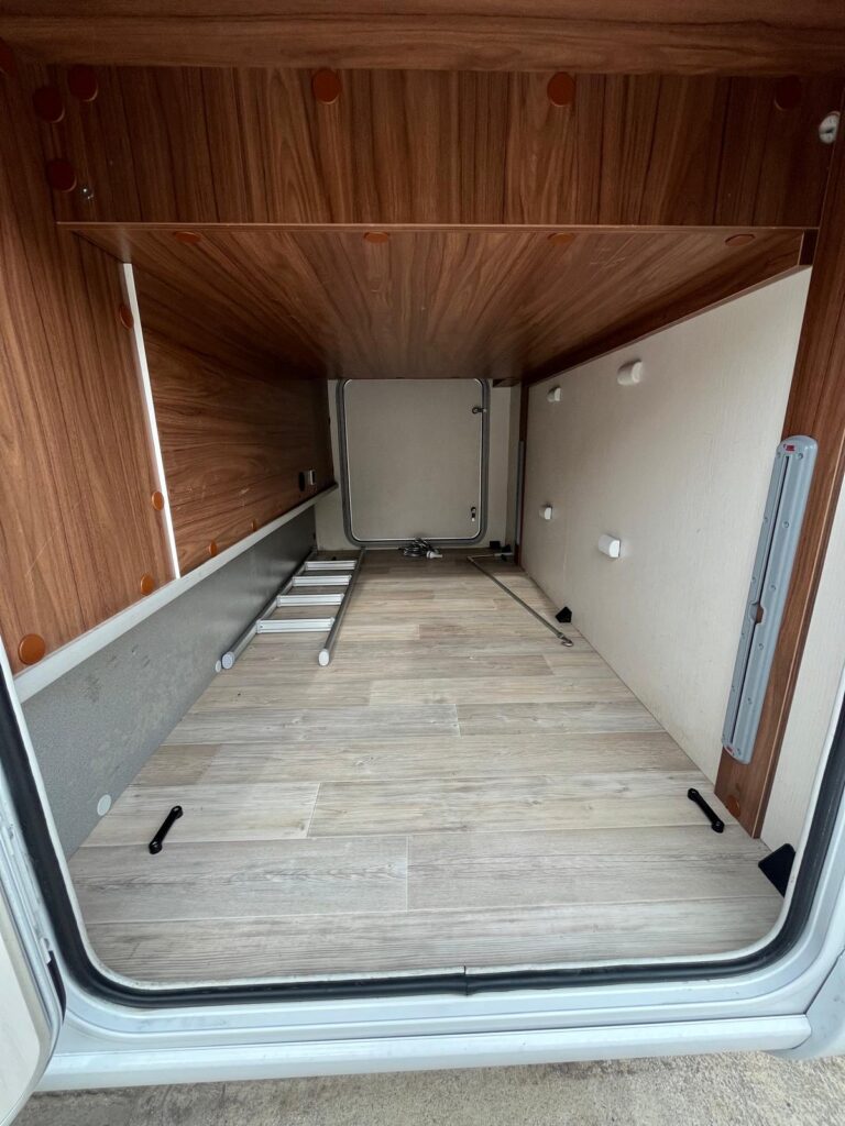 Pilote Essentiel 746