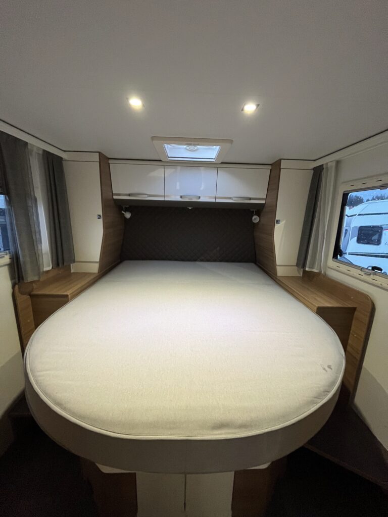 Adria Matrix Axess DC 670