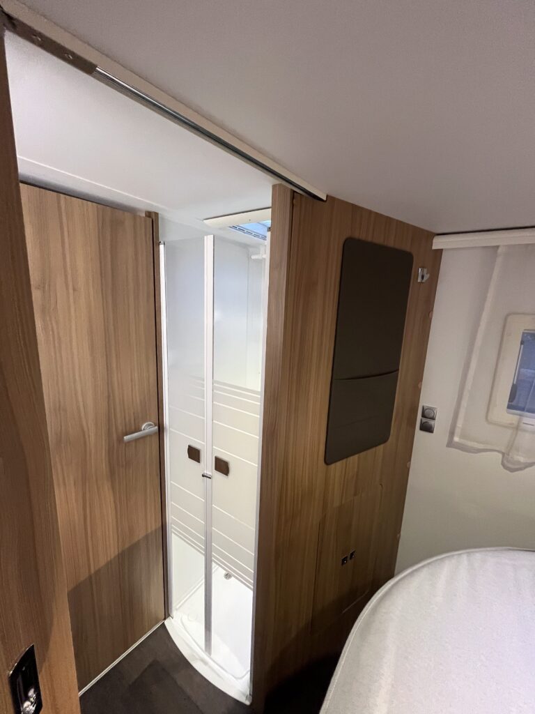 Adria Matrix Axess DC 670