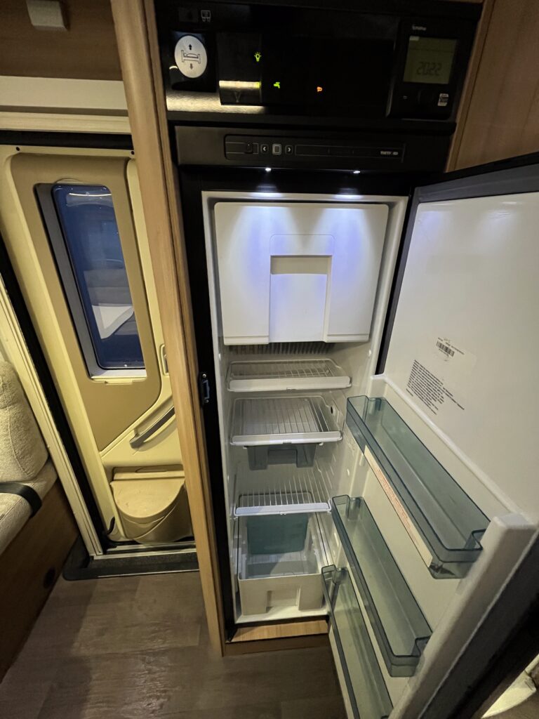 Adria Matrix Axess DC 670