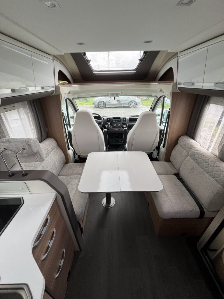 Adria Matrix Axess DC 670