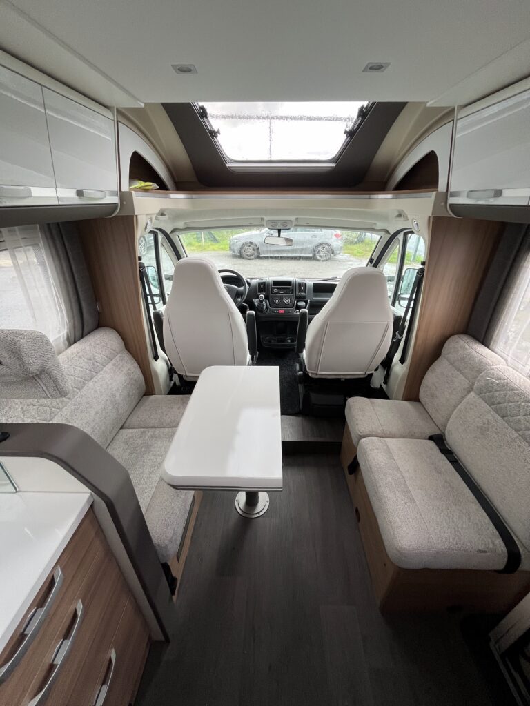 Adria Matrix Axess DC 670