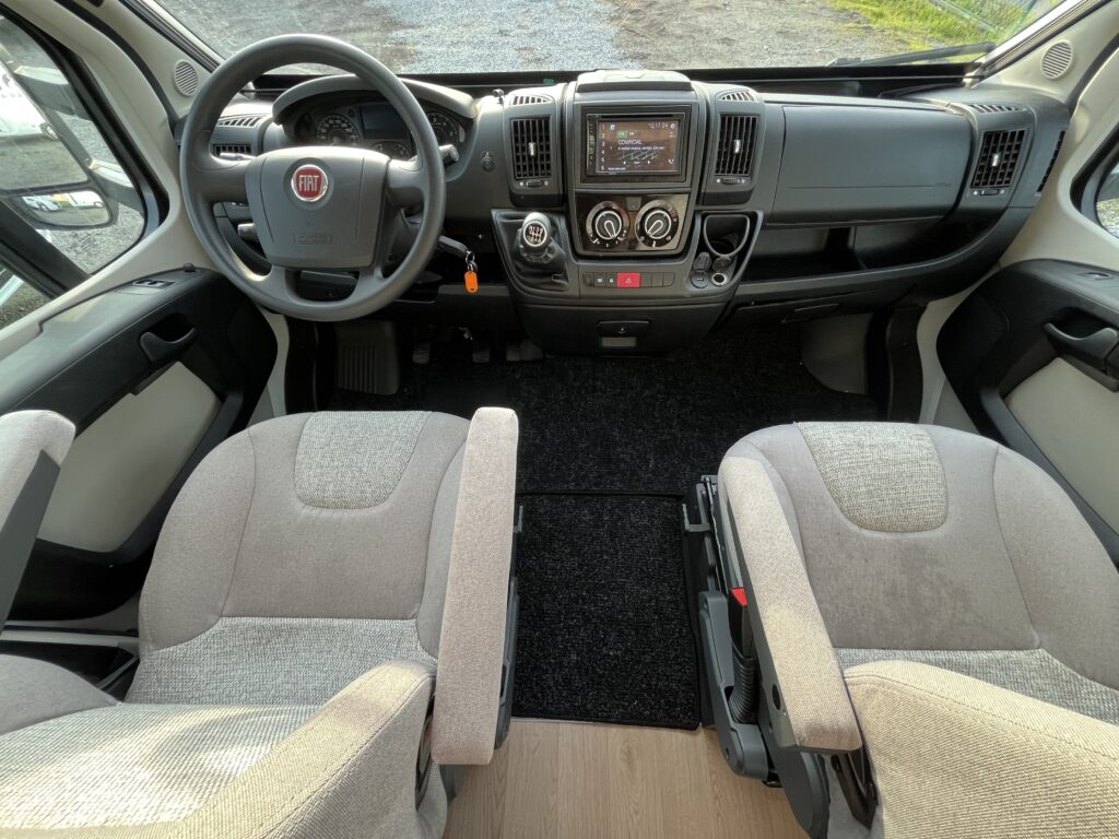 Rapido 650F Cama Central e Basculante