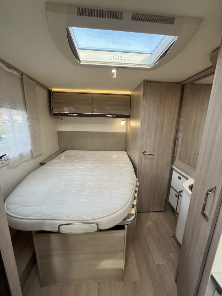 Rapido 650F Cama Central e Basculante