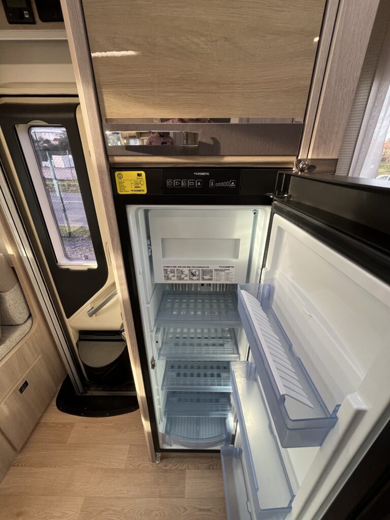 Rapido 650F Cama Central e Basculante