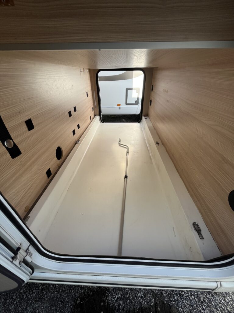 Florium Black Pearl 70 Cama central e basculante