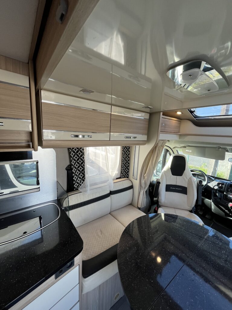 Florium Black Pearl 70 Cama central e basculante