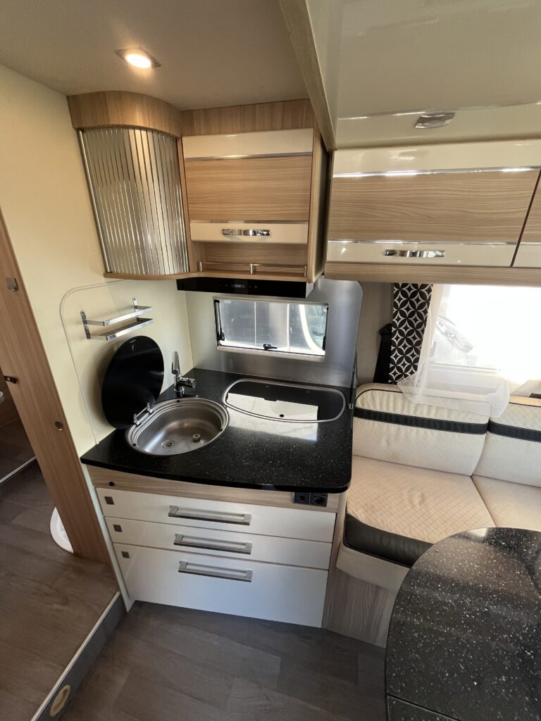 Florium Black Pearl 70 Cama central e basculante