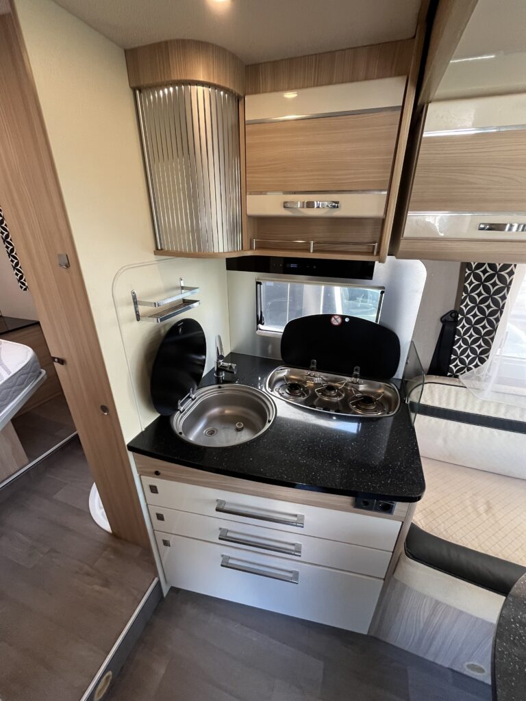 Florium Black Pearl 70 Cama central e basculante