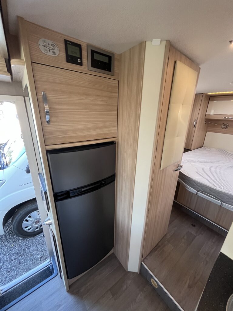 Florium Black Pearl 70 Cama central e basculante