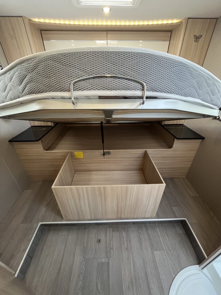 Florium Black Pearl 70 Cama central e basculante