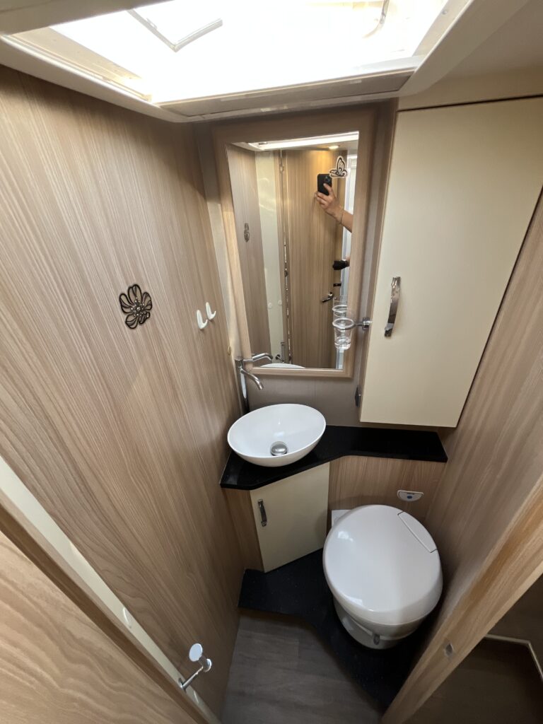 Florium Black Pearl 70 Cama central e basculante