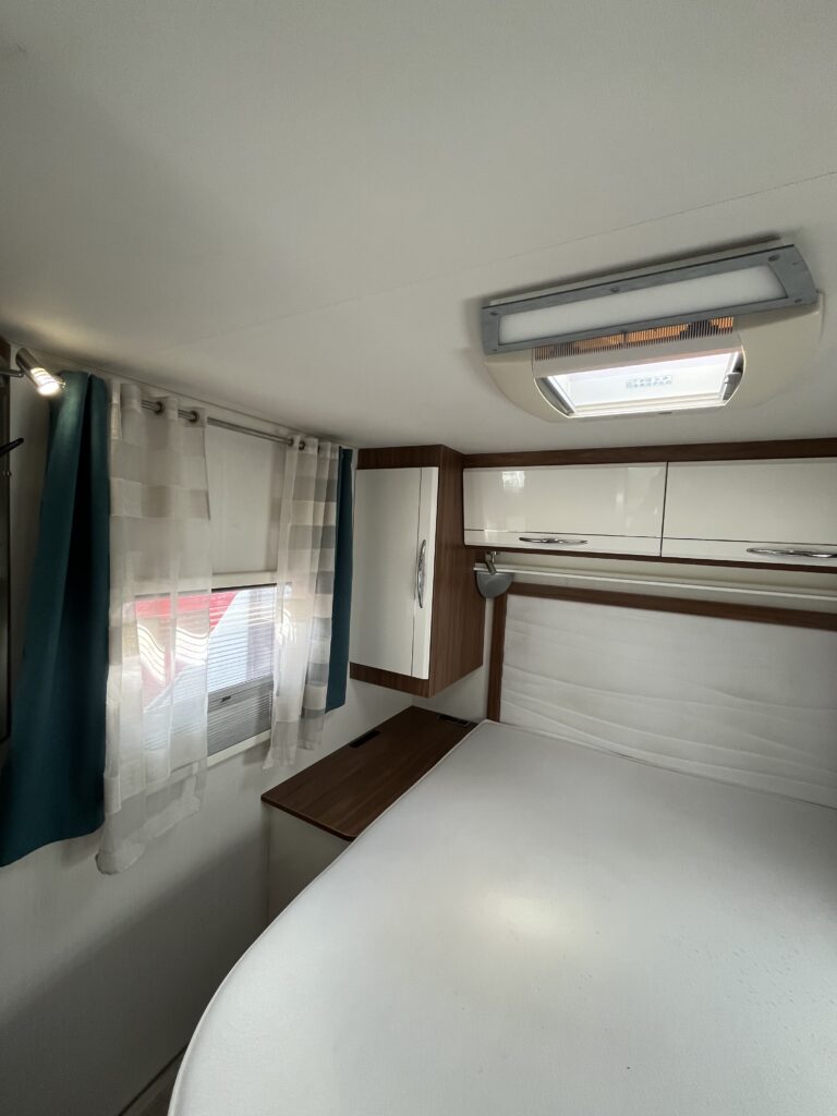 Pilote 746 Cama Central e Basculante