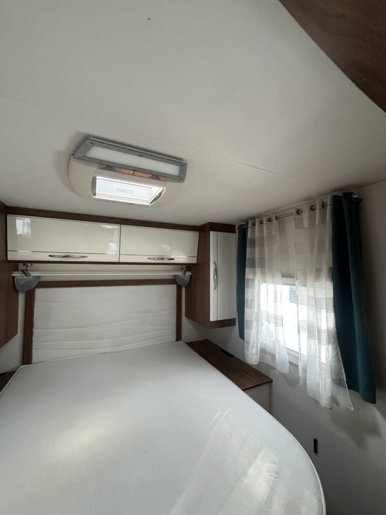 Pilote 746 Cama Central e Basculante