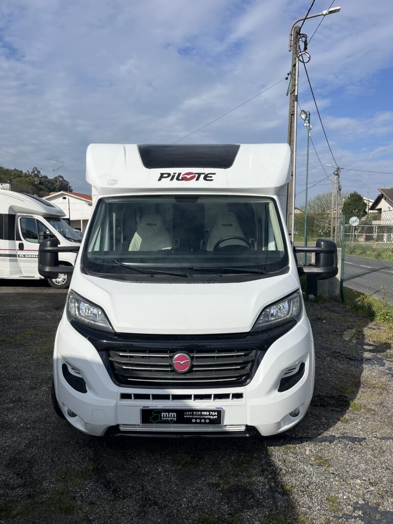 Pilote 746 Cama Central e Basculante