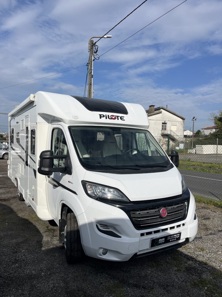 Pilote 746 Cama Central e Basculante