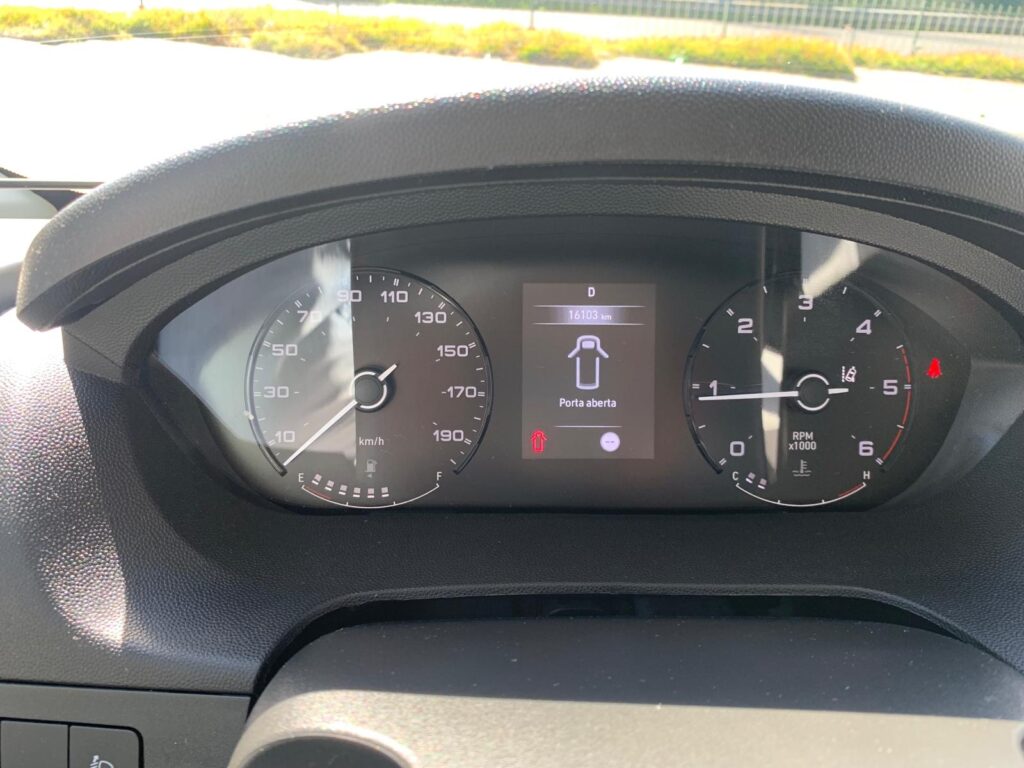 Burstner Skyline 2025 Camas gemeas e basculante