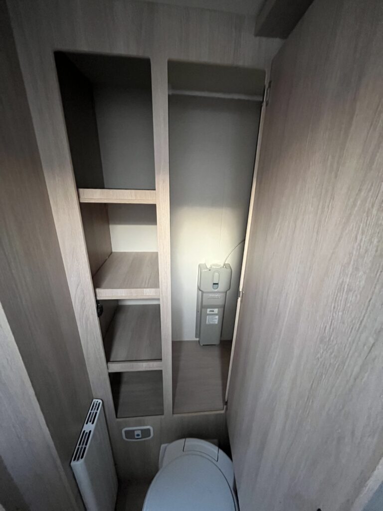 Rapido 665F Camas gemeas e basculante