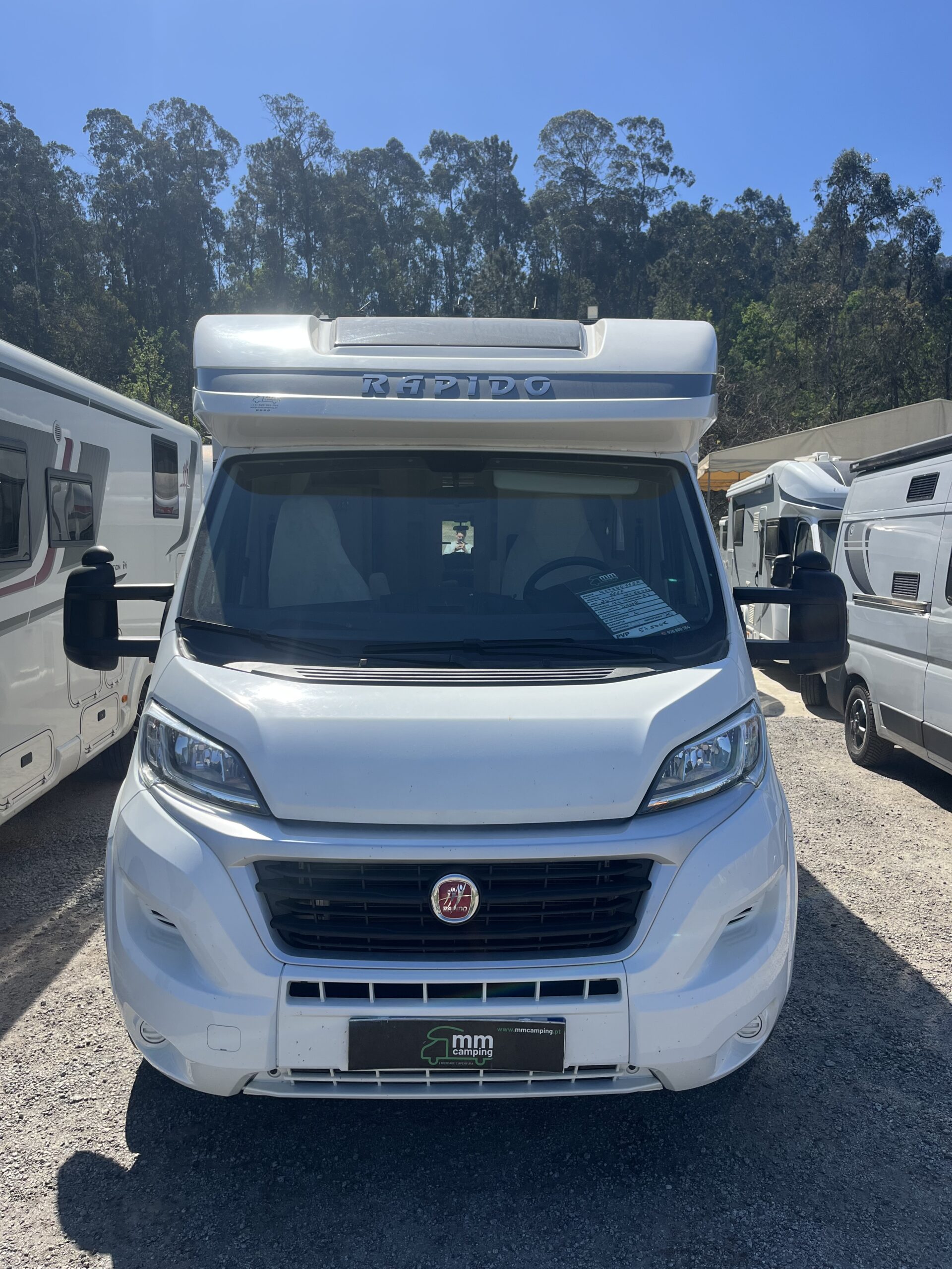 Rapido 665F Camas gemeas e basculante – MM Camping