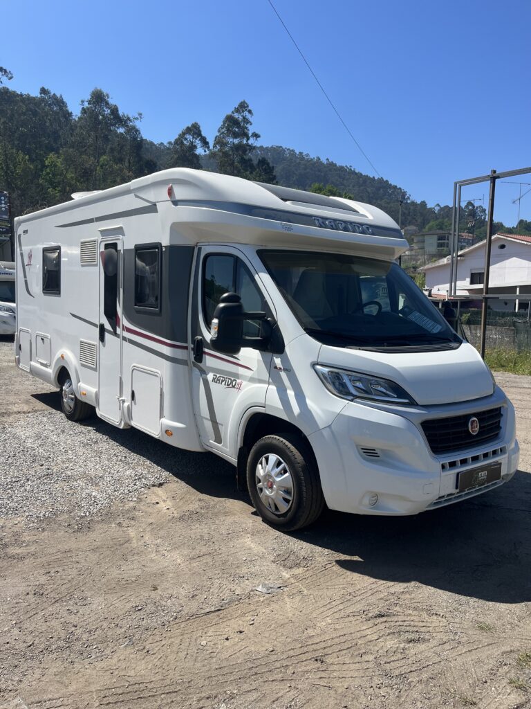 Rapido 665F Camas gemeas e basculante