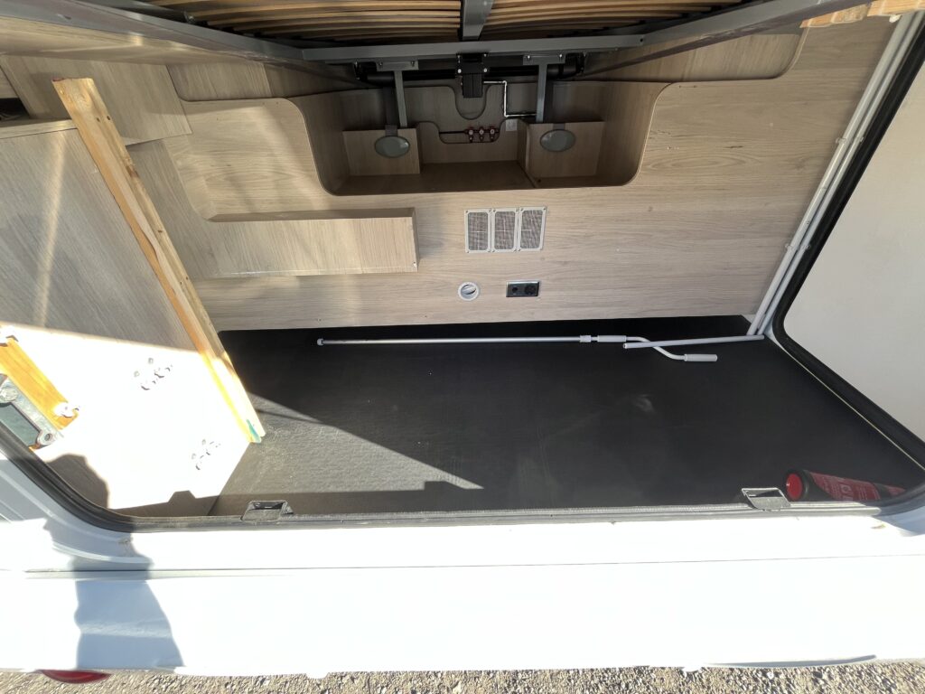 Chausson Titanium 738 XLB Cama central e basculante