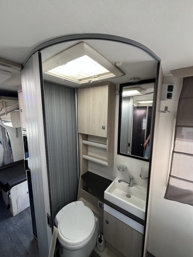 Chausson Titanium 738 XLB Cama central e basculante