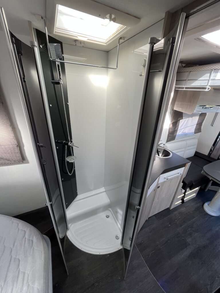 Chausson Titanium 738 XLB Cama central e basculante