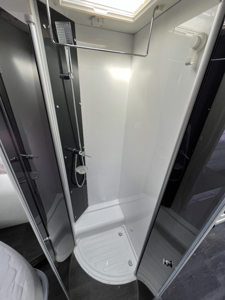 Chausson Titanium 738 XLB Cama central e basculante