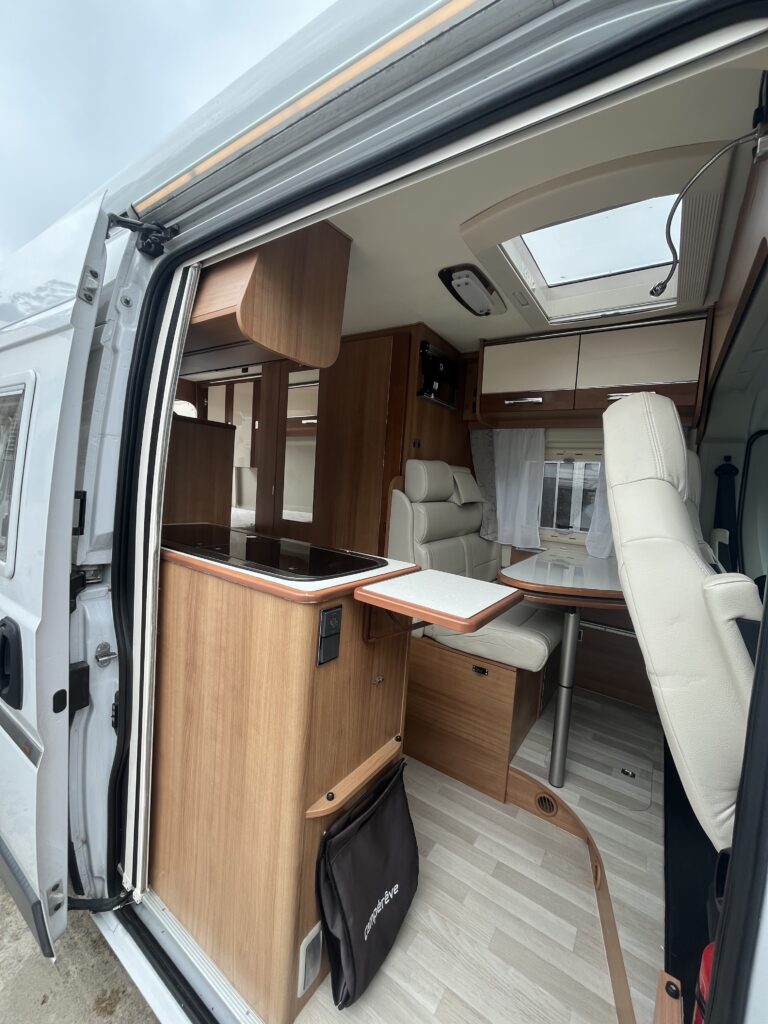 Furgão Campérêve Magellan 641