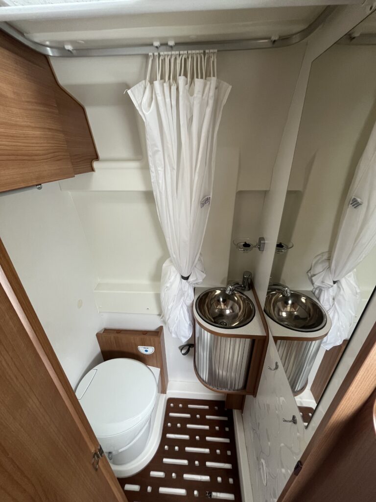 Furgão Campérêve Magellan 641