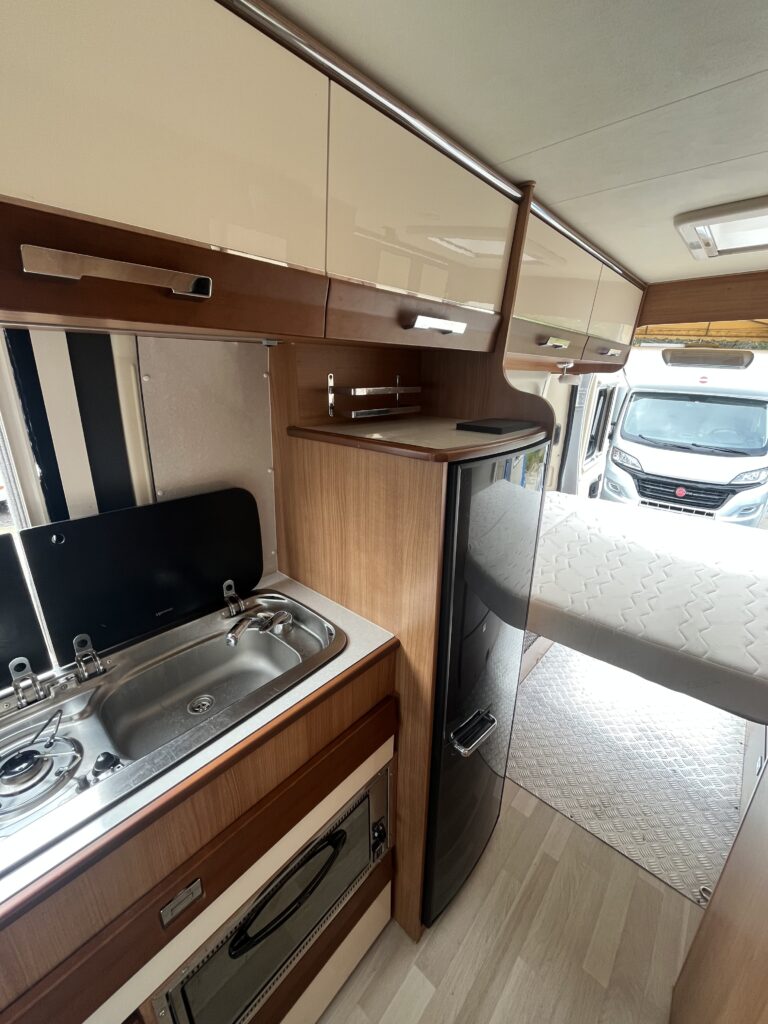 Furgão Campérêve Magellan 641