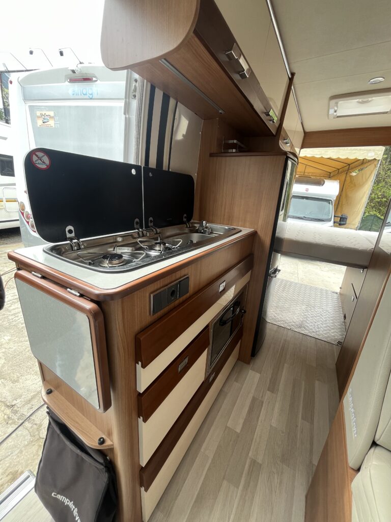 Furgão Campérêve Magellan 641