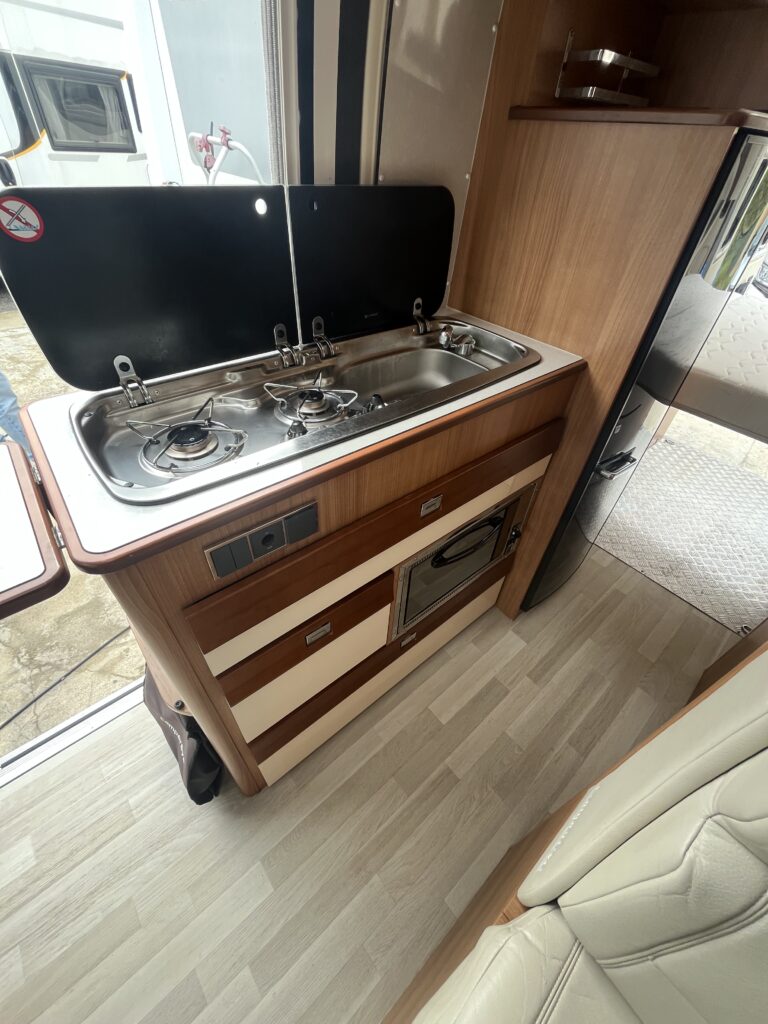 Furgão Campérêve Magellan 641