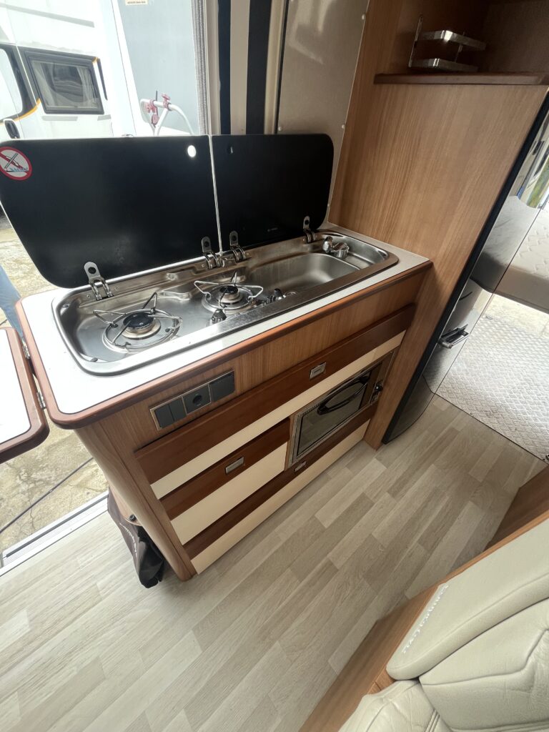 Furgão Campérêve Magellan 641