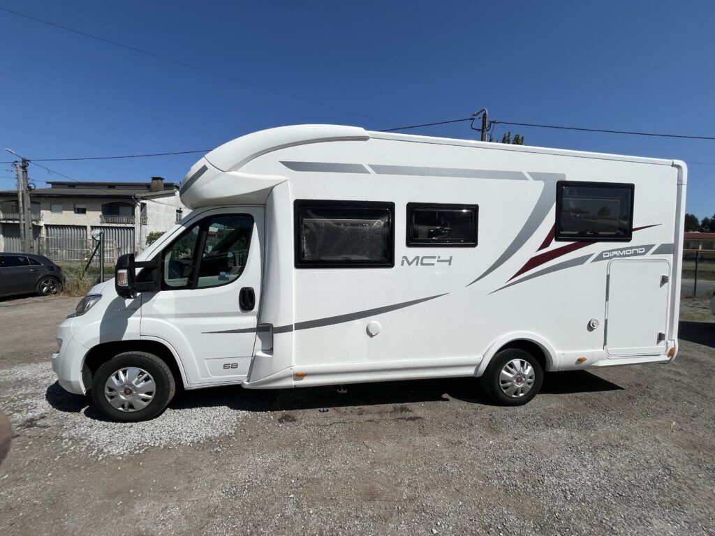 McLouis Mc4 68 cama central e basculante