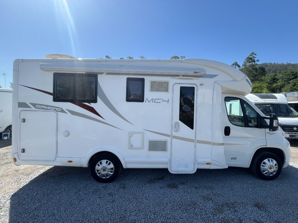 McLouis Mc4 68 cama central e basculante