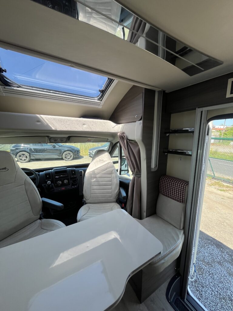 McLouis Mc4 68 cama central e basculante